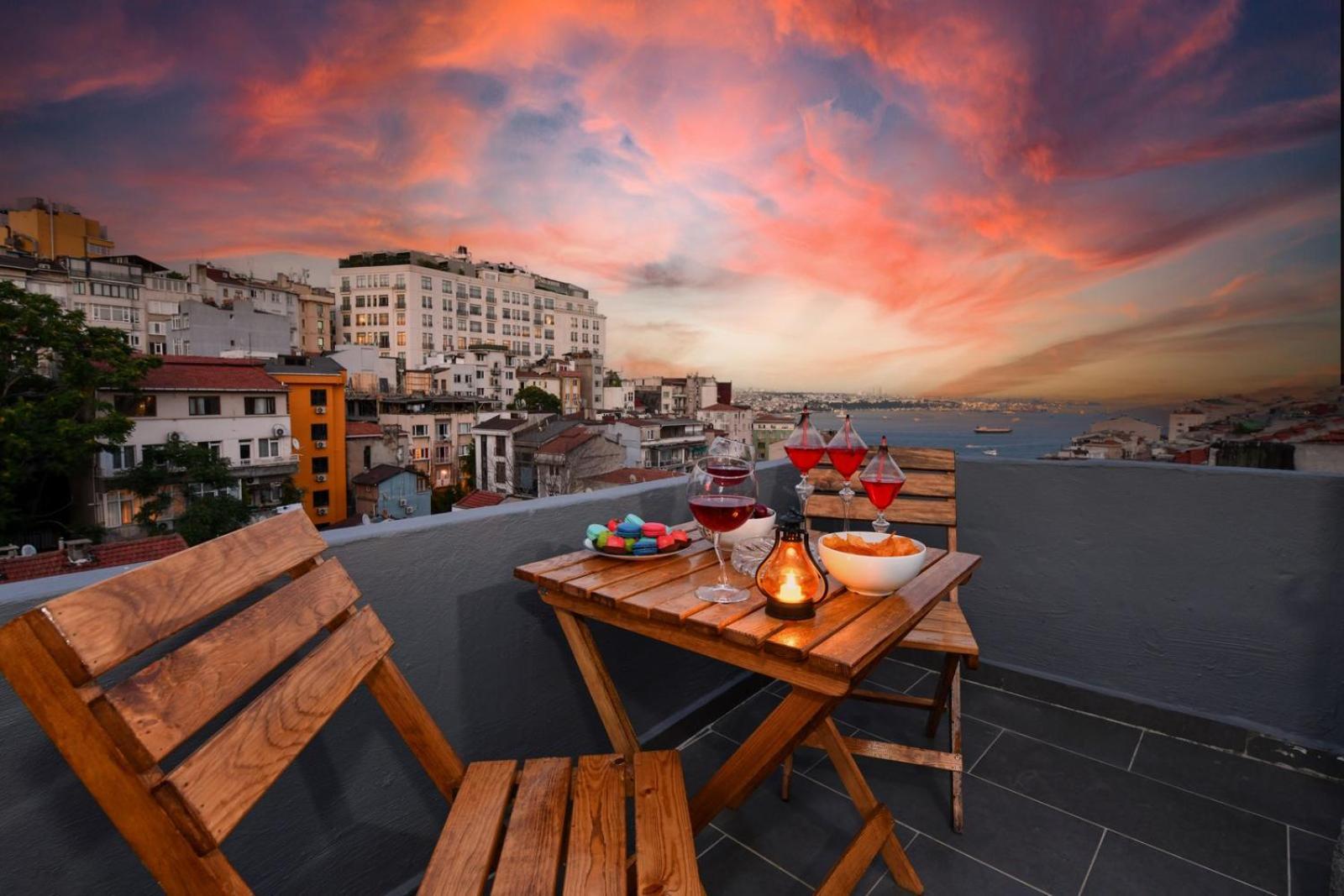 Appartement The Maiden Tower From Your Bedroom Romantic View, In Taksim Square *
